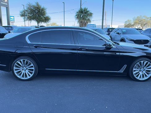 Used 2017 BMW 750i 750i image 9