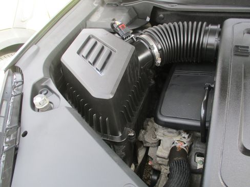 Used 2017 Chevrolet Equinox LT w/ Convenience Package image 28