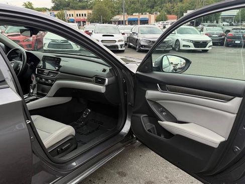Used 2018 Honda Accord EX-L image 32