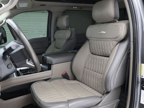 Used 2025 Ford F350 Platinum w/ Platinum Plus Package image 26