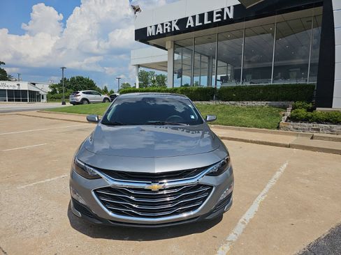 Used 2024 Chevrolet Malibu LT FWD image 9