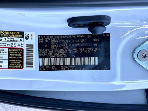 Used 2024 Toyota Sienna XLE image 6