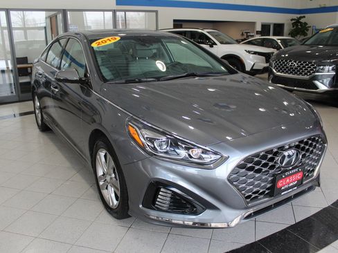 Used 2019 Hyundai Sonata Limited image 3