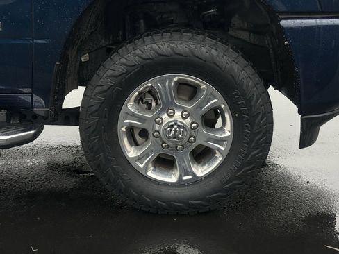 Used 2024 RAM 2500 Big Horn w/ Sport Appearance Package image 10