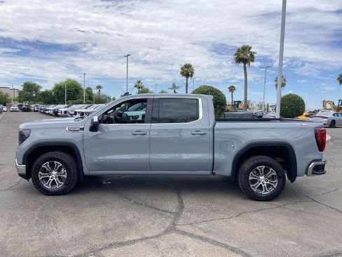 Used 2025 GMC Sierra 1500 SLE w/ X31 Off-Road Package AWD/4WD image 4