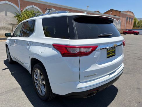 Used 2019 Chevrolet Traverse Premier w/ Driver Confidence II Package FWD image 6