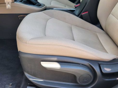 Used 2017 Hyundai Elantra SE FWD image 23