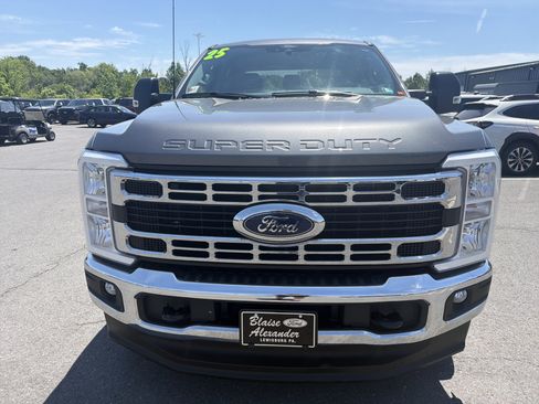 Certified 2025 Ford F250 XLT AWD/4WD image 9