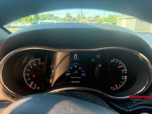 Used 2014 Jeep Grand Cherokee Limited w/ Luxury Group II image 13