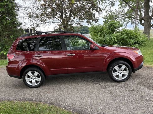 Used 2010 Subaru Forester 2.5X Limited AWD/4WD image 6