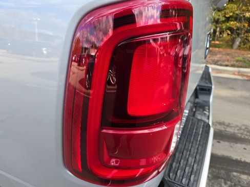New 2026 RAM 2500 Laramie AWD/4WD image 34