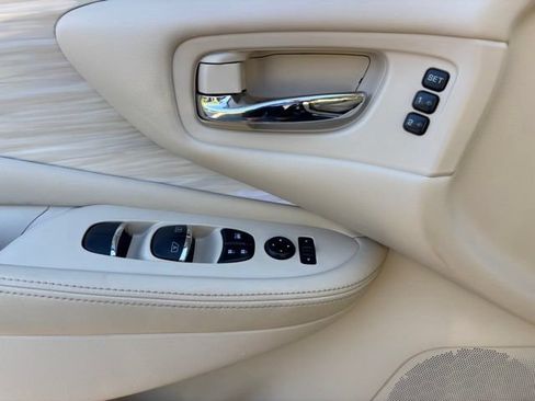 Used 2018 Nissan Murano SL w/ Moonroof Package AWD/4WD image 14