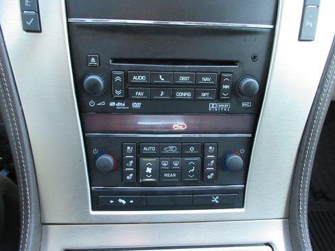 Used 2013 Cadillac Escalade Platinum AWD/4WD image 31