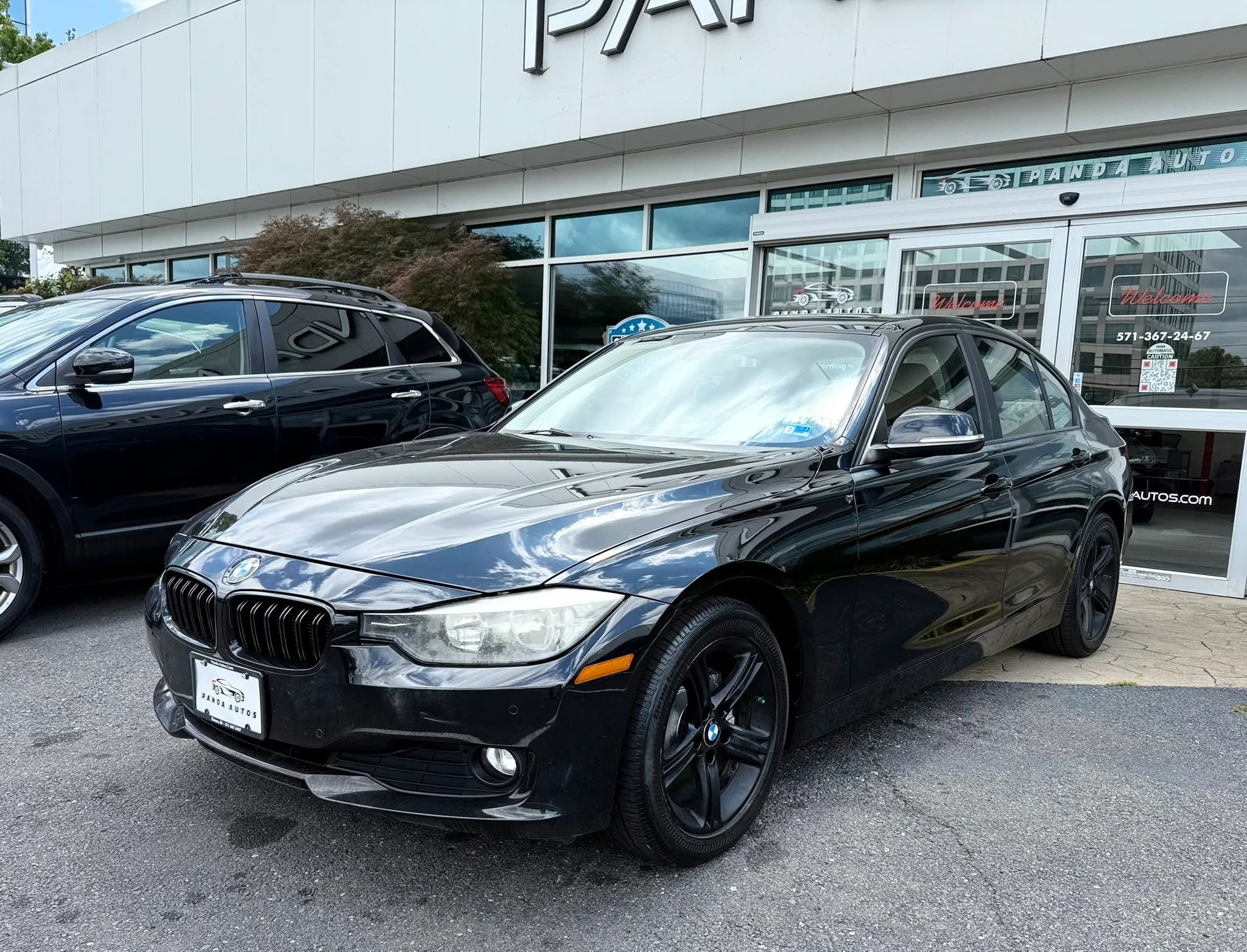 Used 2014 BMW 320i xDrive Sedan AWD/4WD image 3