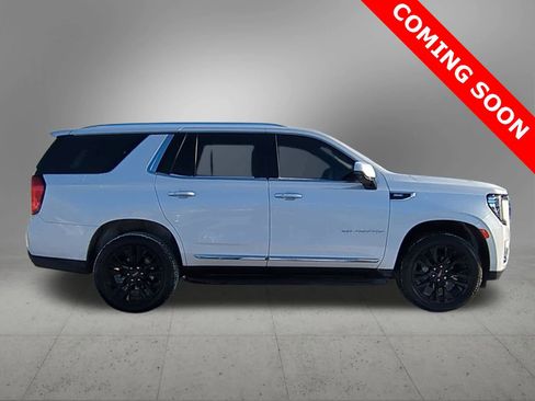 Used 2024 GMC Yukon SLT w/ SLT Luxury Package image 7