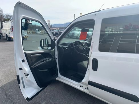 Used 2019 RAM ProMaster City Tradesman SLT image 7