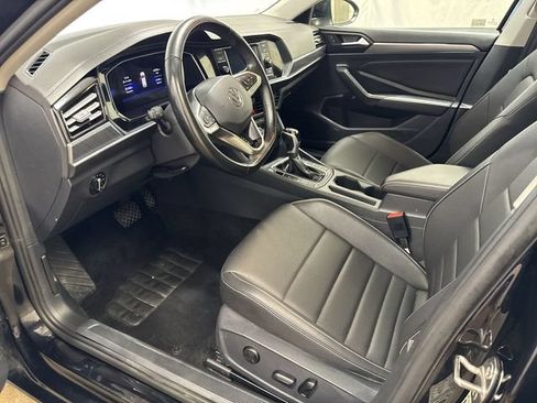 Used 2024 Volkswagen Jetta SE FWD image 12