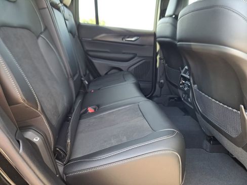 New 2025 Jeep Grand Cherokee Altitude image 5