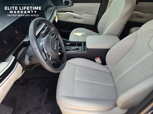 Certified 2025 Kia Sorento S w/ Panoramic Sunroof Package FWD image 11