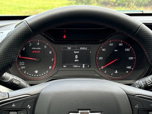 Used 2026 Chevrolet Trax RS FWD image 8