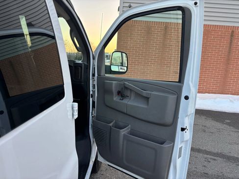 Used 2017 Chevrolet Express 2500 LT w/ LT Preferred Equipment Group image 33