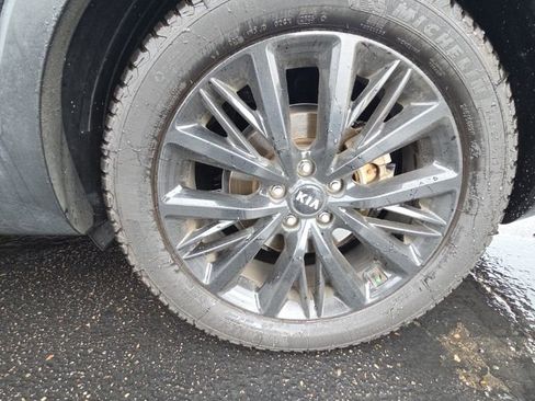 Certified 2021 Kia Telluride SX w/ SX Prestige Package image 3