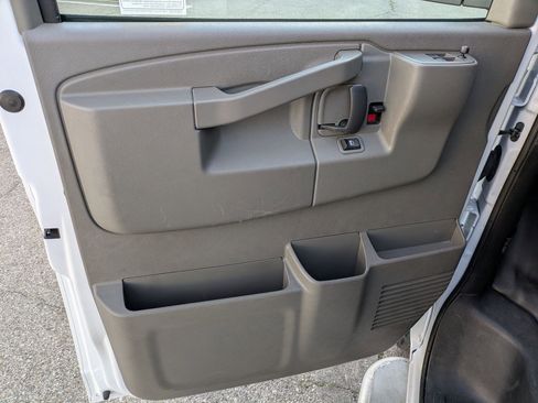 Used 2024 Chevrolet Express 2500 w/ Driver Convenience Package image 10