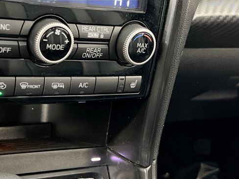 Used 2022 Subaru Ascent Onyx Edition image 19