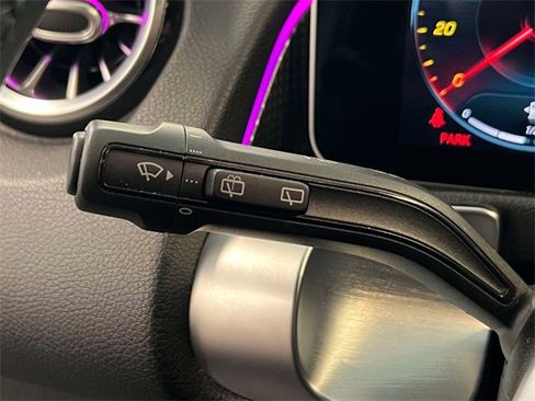 Certified 2021 Mercedes-Benz GLB 250 4MATIC image 24