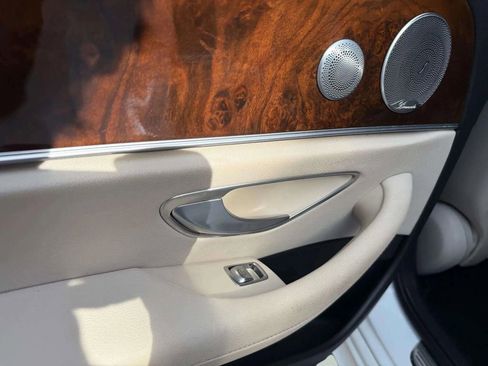 Used 2017 Mercedes-Benz E 300 4MATIC image 20
