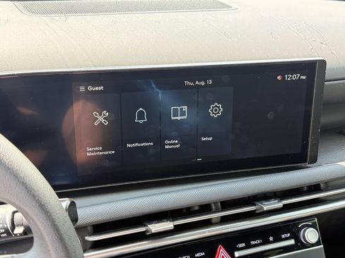 Certified 2025 Hyundai Santa Cruz SE AWD/4WD image 18