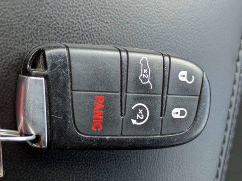 Used 2020 Jeep Grand Cherokee Altitude RWD image 28