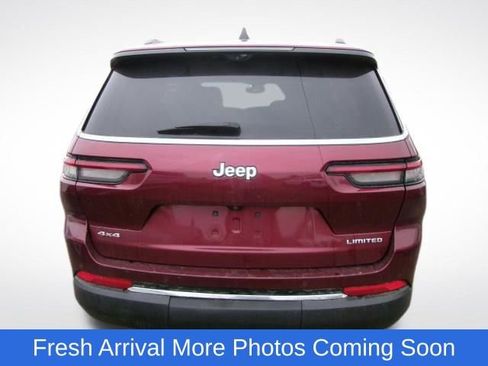 Used 2024 Jeep Grand Cherokee L Limited w/ Luxury Tech Group II image 8