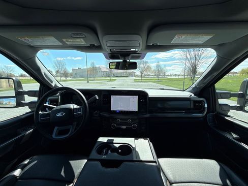 Used 2025 Ford F350 Lariat w/ Camper Package image 14