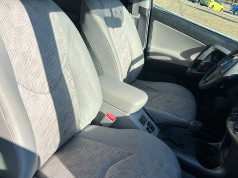 Used 2011 Toyota RAV4 2WD image 19