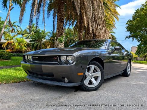 Used 2009 Dodge Challenger R/T image 6