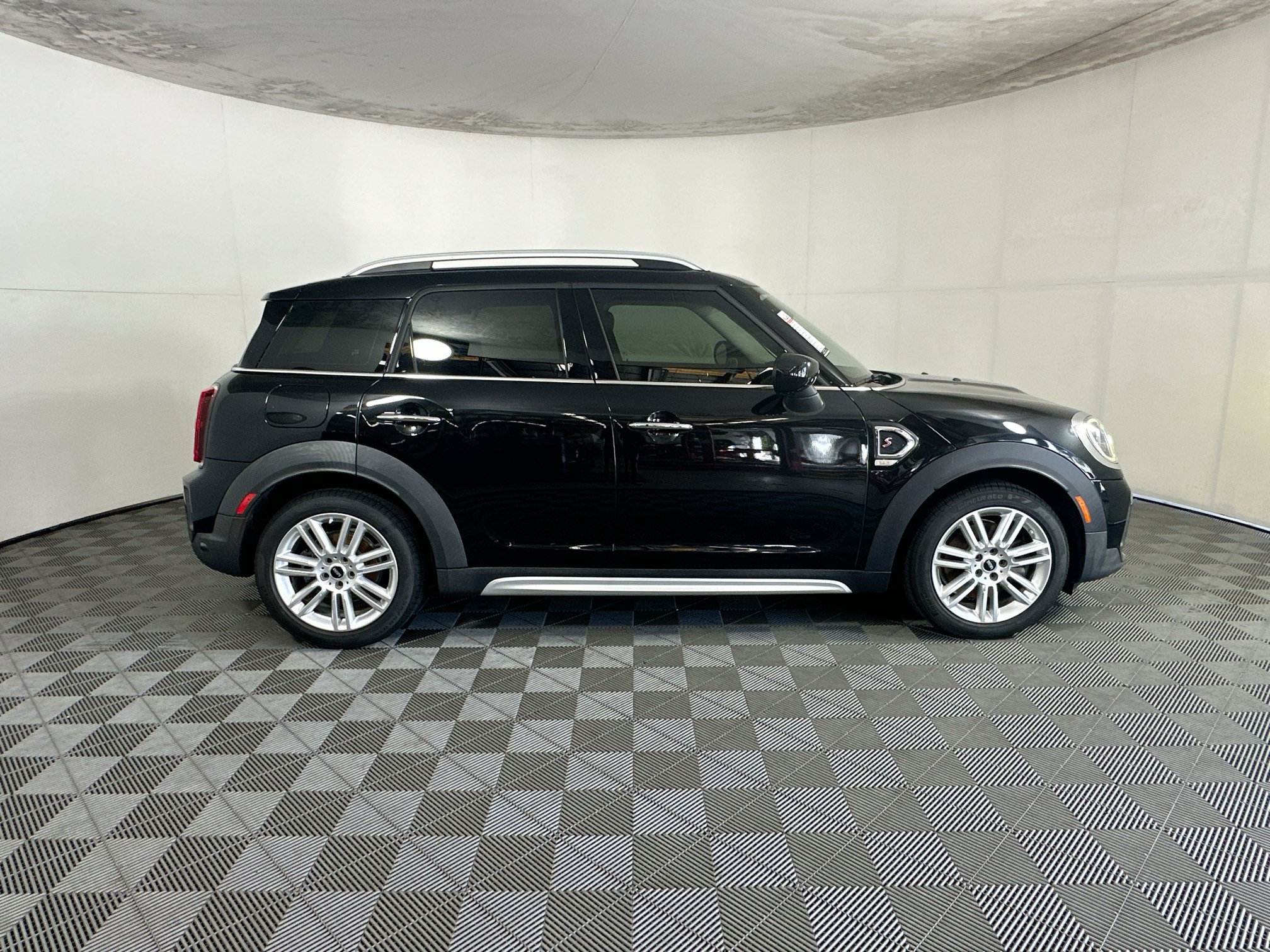 Used 2023 MINI Cooper Countryman S FWD image 2
