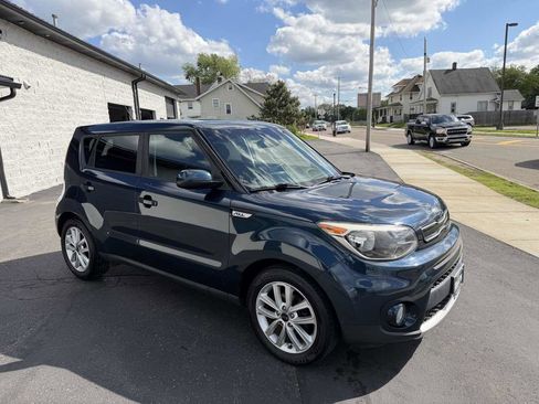 Used 2018 Kia Soul + FWD image 8