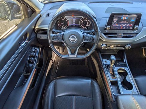 Used 2024 Nissan Altima 2.5 SR image 15