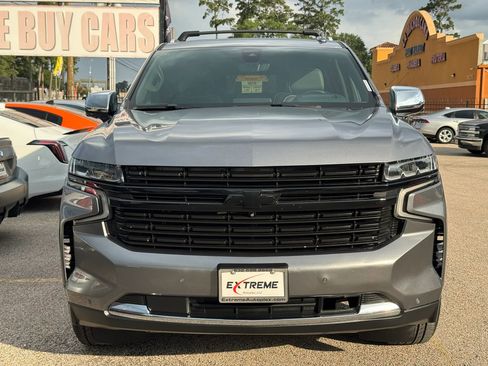 Used 2021 Chevrolet Suburban Premier w/ Premium Package RWD image 2