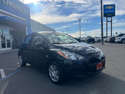 Used 2014 MAZDA MAZDA2 Sport FWD image 4