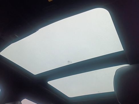 Used 2016 Ford F150 Platinum w/ Equipment Group 701A Luxury AWD/4WD image 7