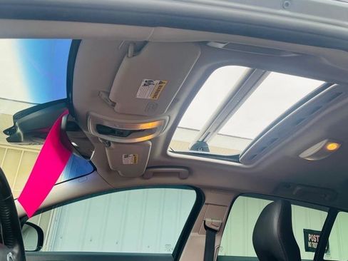 Used 2018 Volvo V60 T5 Cross Country w/ Convenience Package image 17