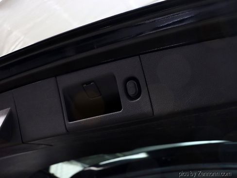 Used 2017 GMC Yukon XL Denali w/ Open Road Package image 32