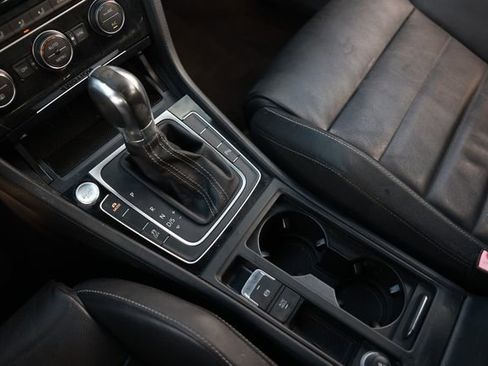 Used 2015 Volkswagen Golf R 4-Door image 40