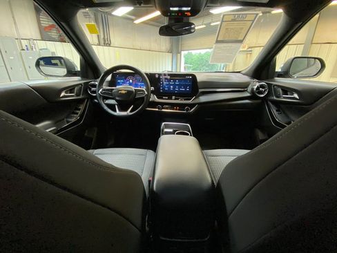 Used 2025 Chevrolet Equinox LT AWD/4WD image 19