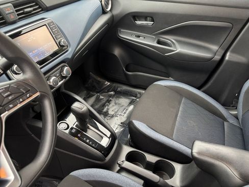 Used 2025 Nissan Versa SV FWD image 39