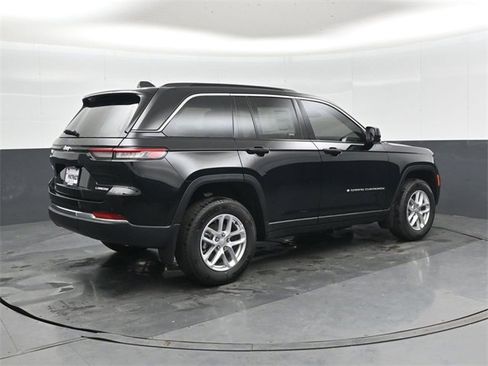 New 2025 Jeep Grand Cherokee Laredo X w/ Luxury Tech Group I image 4