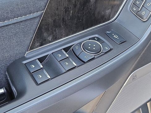 Used 2024 Ford F250 Lariat w/ Black Appearance Package image 31