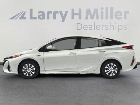 Used 2020 Toyota Prius Prime XLE FWD image 3